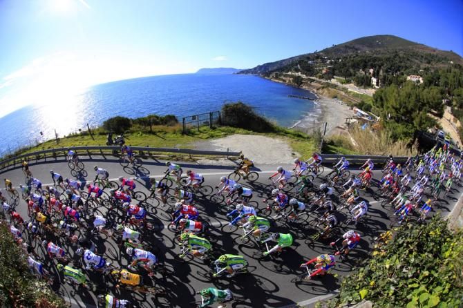 The peloton in action along the Ligurian coast during the Trofeo Laigueglia.