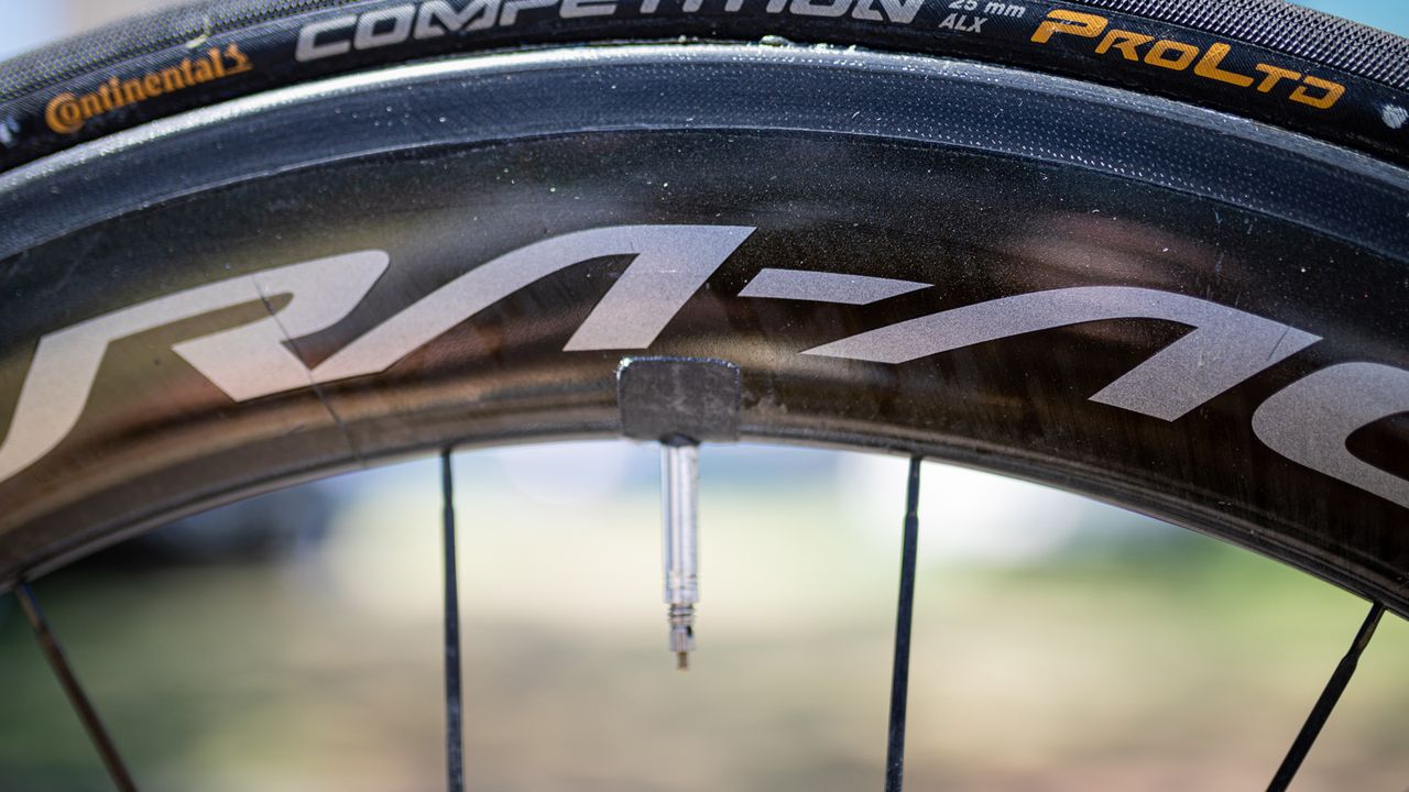 Luke Rowe's Pinarello Dogma F12 XLight