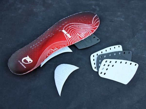 Each Pearl Izumi PRO Series insole set will include two pairs of arch supports and forefoot wedges depending on your personal needs.