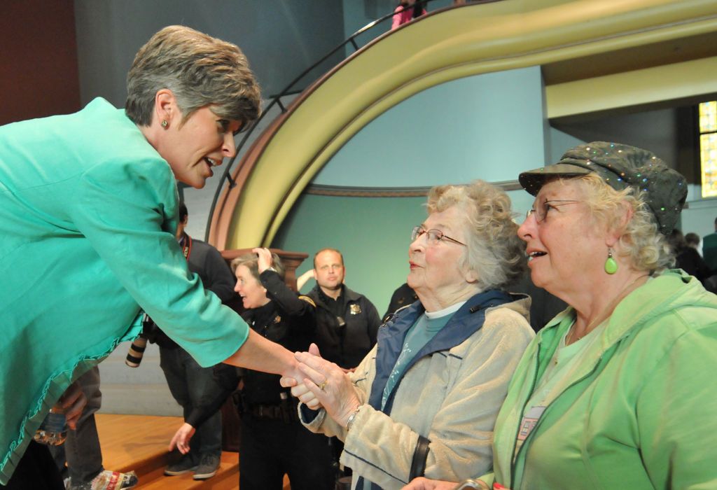 Joni Ernst. 