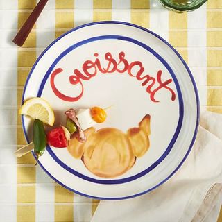 Croissant plate