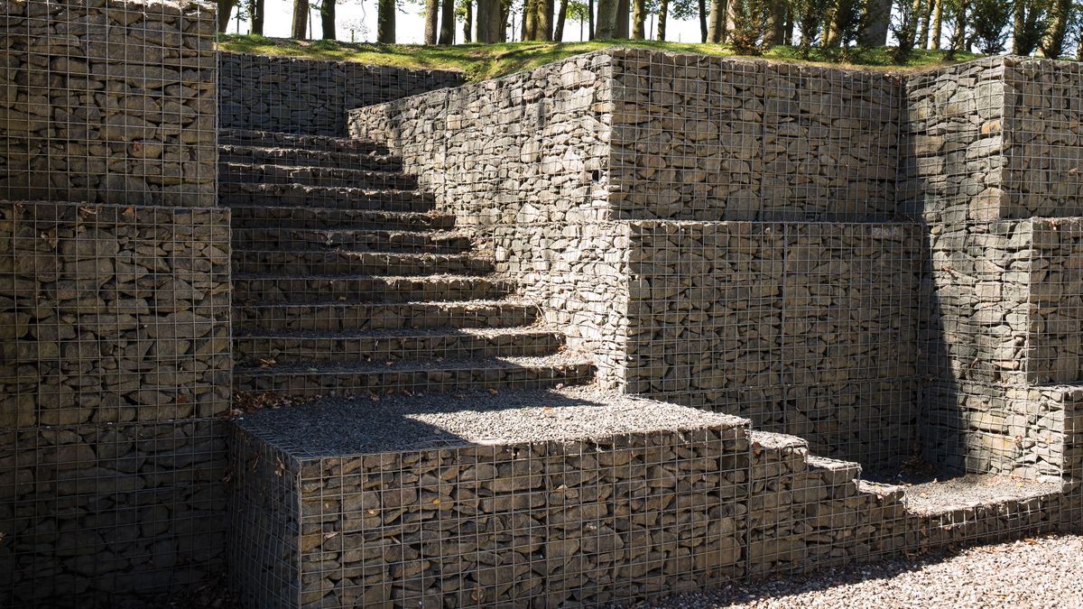 gabion retaining wall