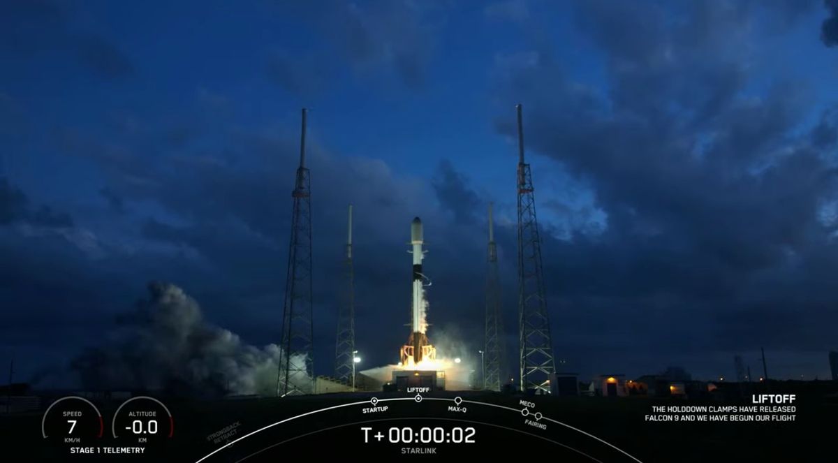 SpaceX wystrzeliwuje 52 kolejne satelity Starlink, lądową rakietę do morza