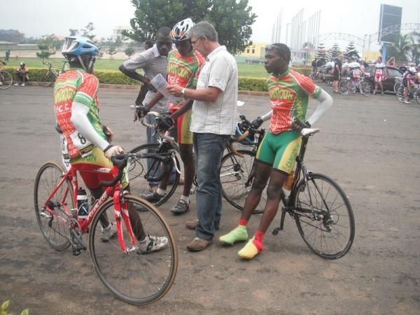 Cameroon team meets prior to stage four.