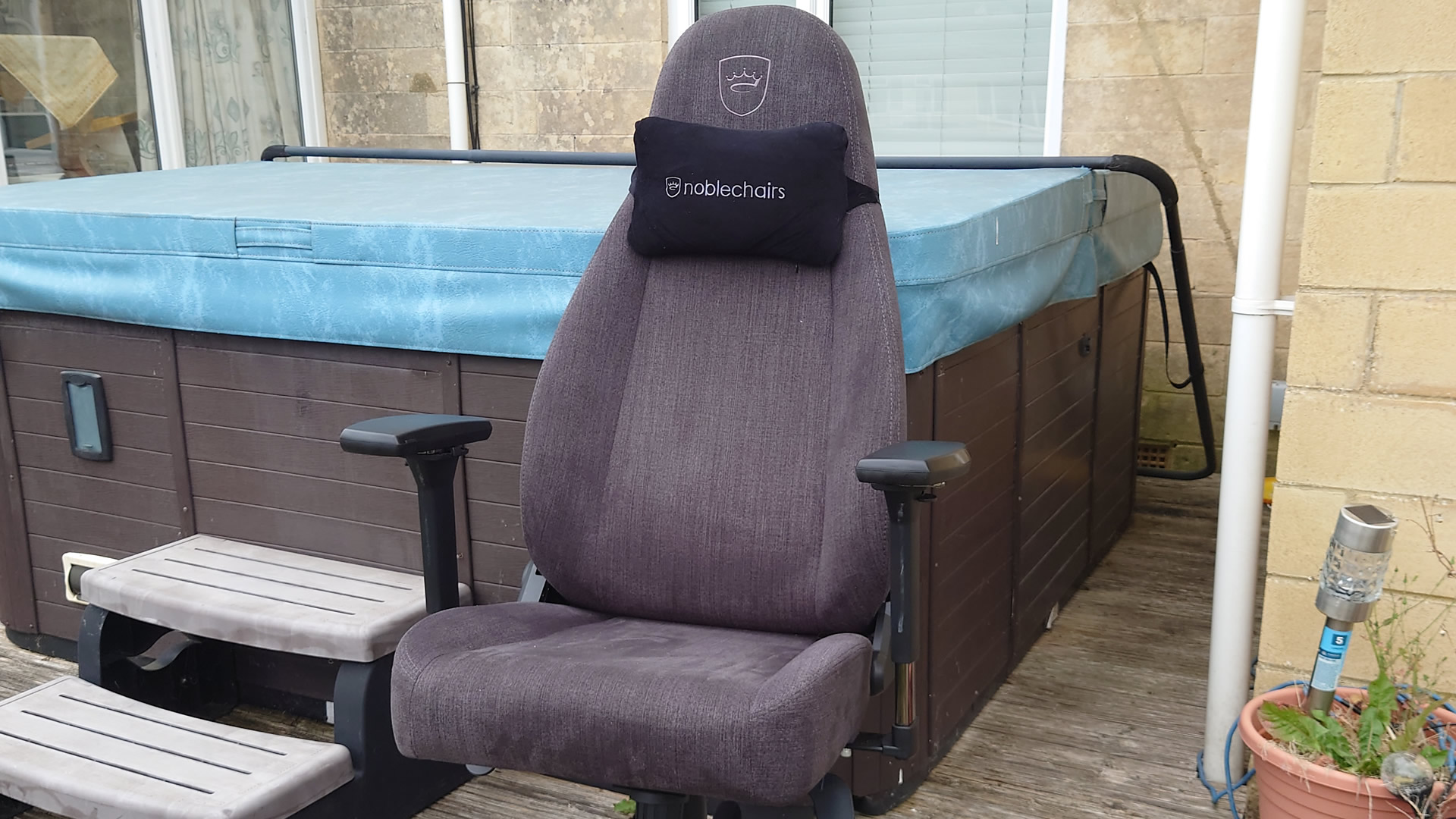 Noblechairs Icon TX review: Fabric comfort doesn't come cheap