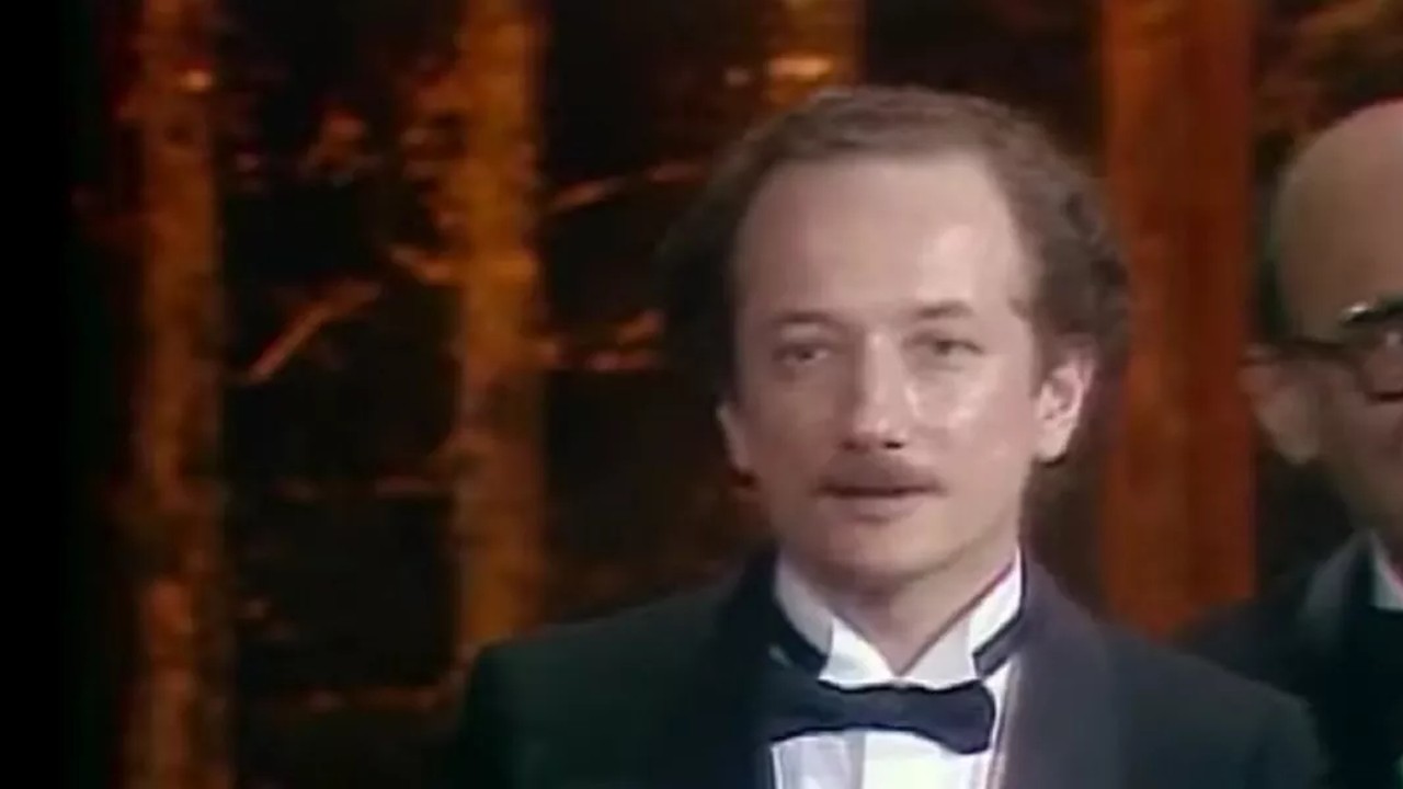 Jonathan Tunick wins 1977 Oscar