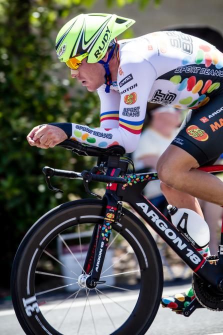 Serghei Tvetcov (Jelly Belly) on the way back in to the finish
