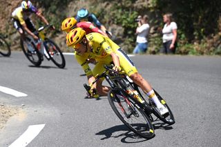 Torsten Træen suffers heavy crash on Tourmalet descent, loses Tour de France yellow jersey