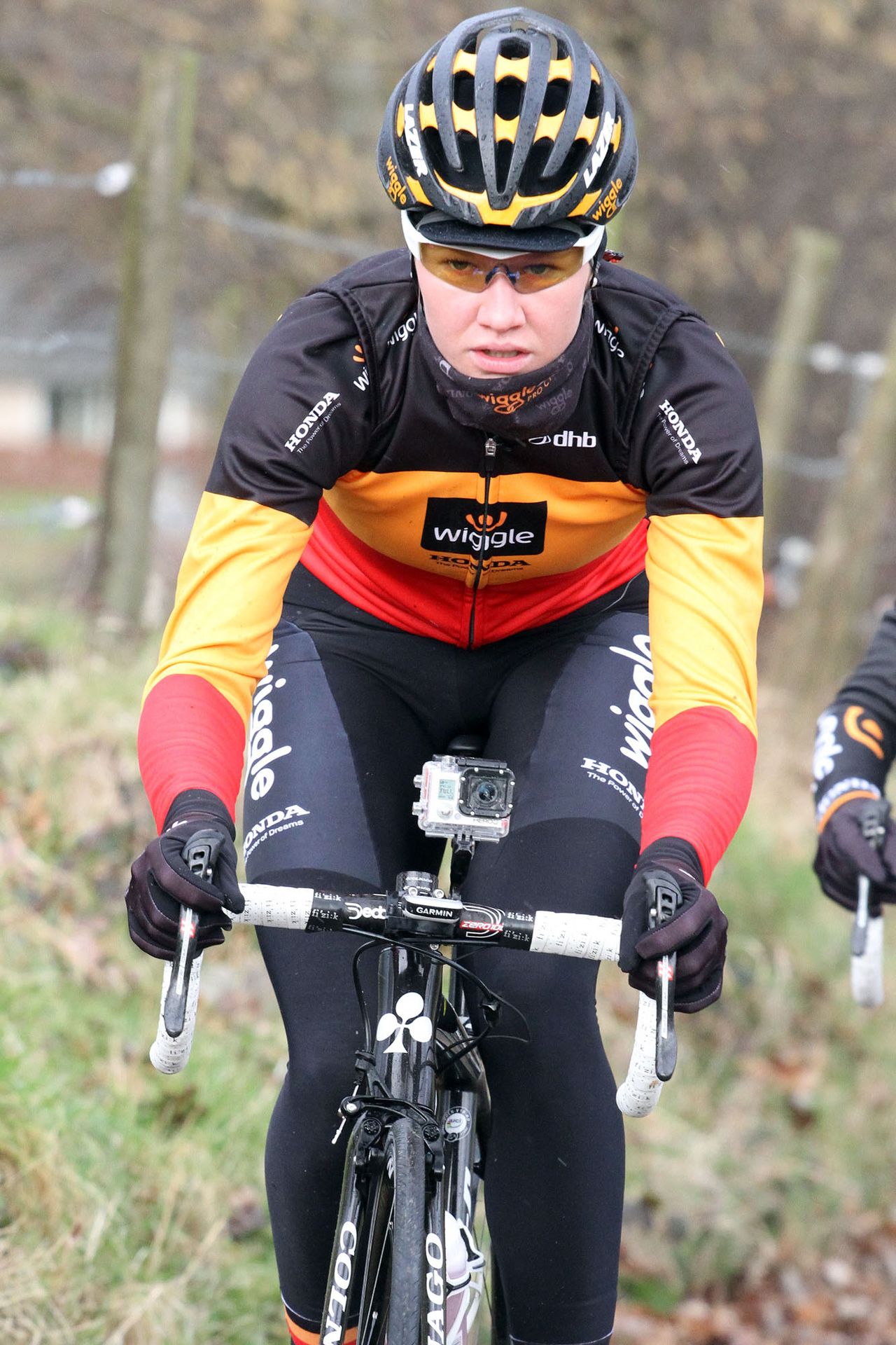 Jolien D'hoore test her legs on the cobbles