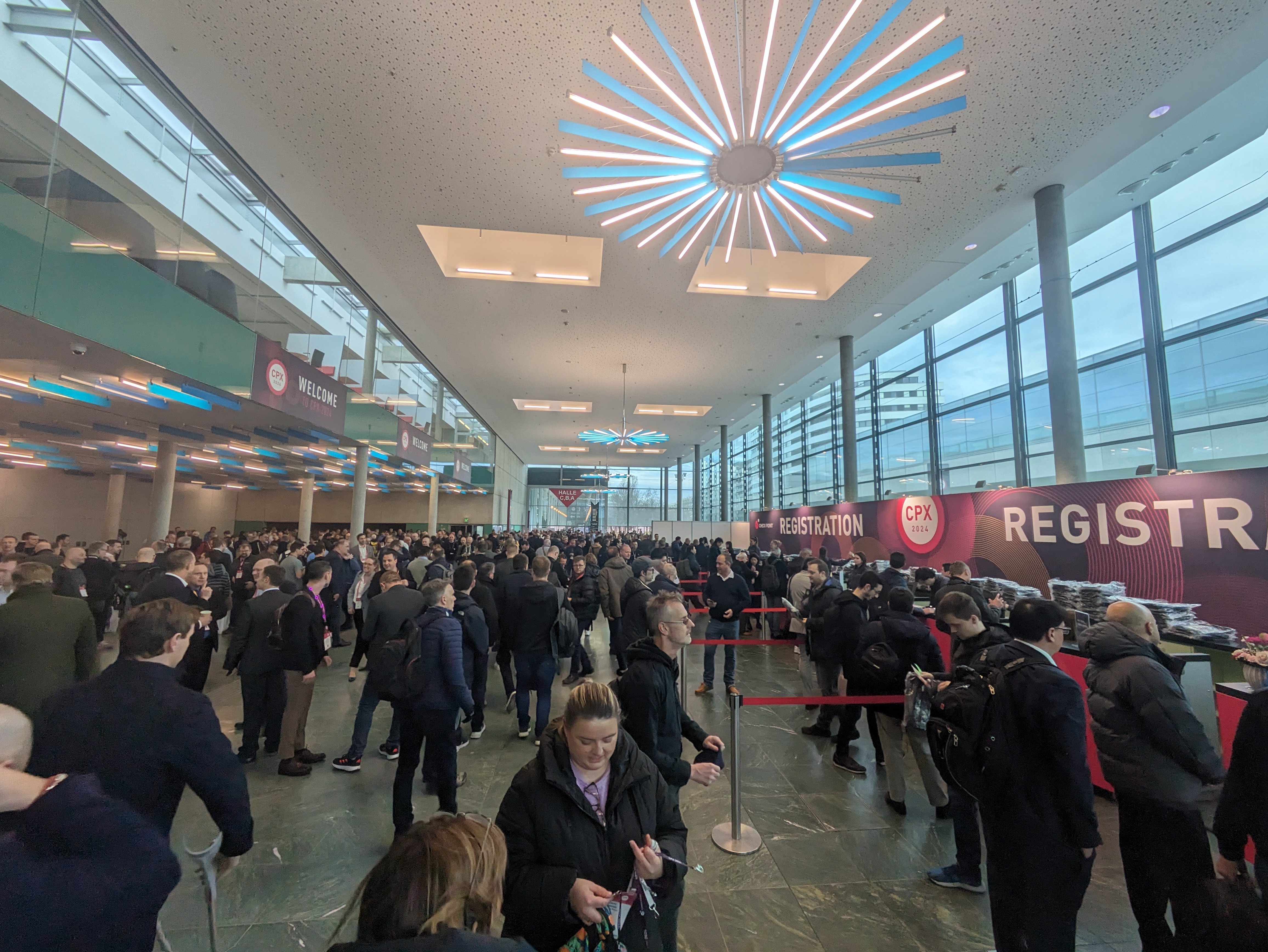 Messe Wien exhibition center filling up