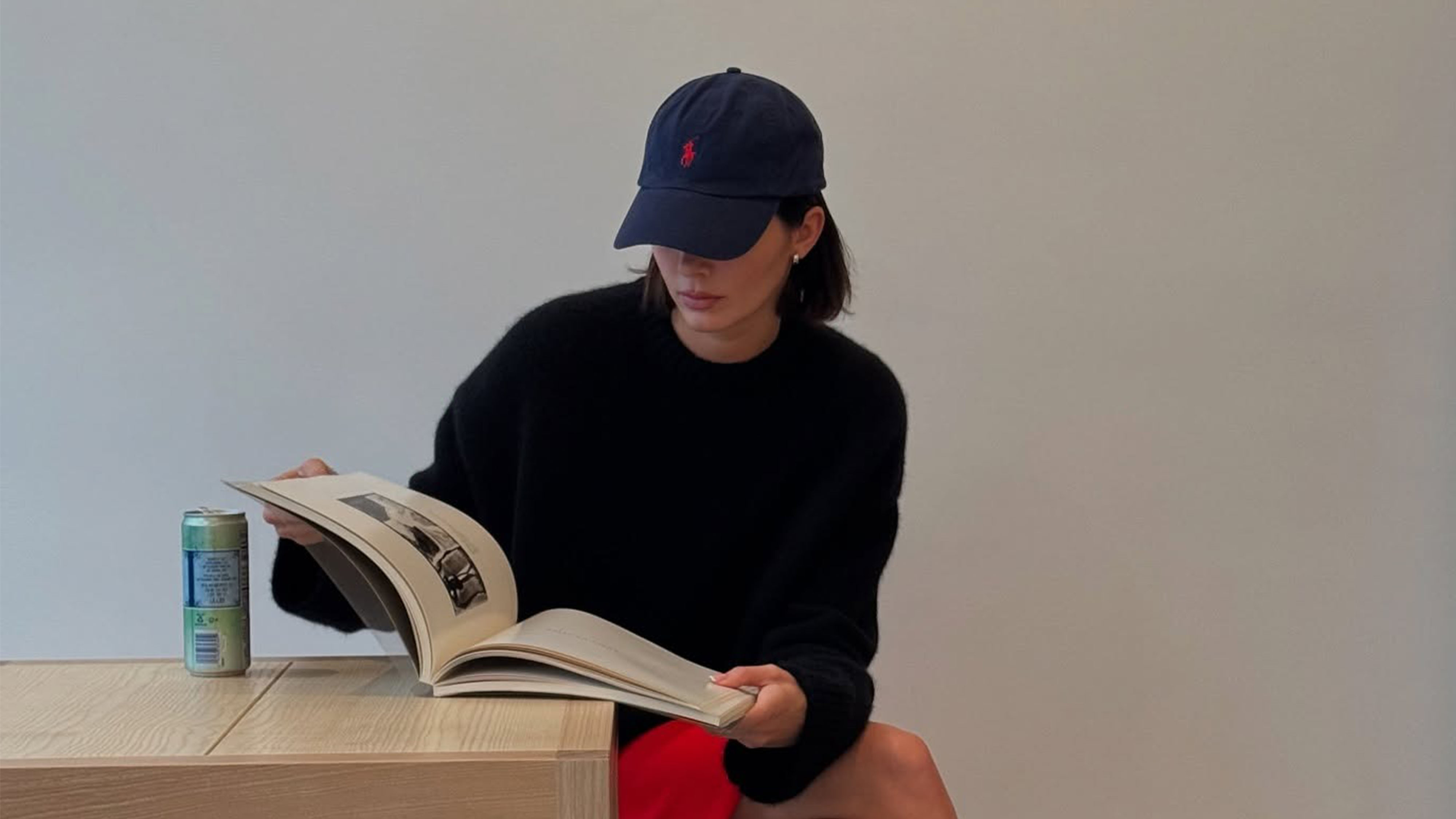 Kendall Jenner wearing a baseball hat