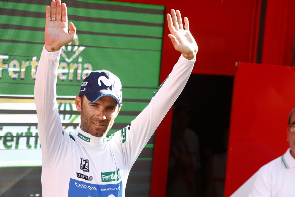 Alejandro Valverde (Movistar) also has the white jersey
