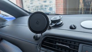 Spigen Onetap pro 3 cryomax magnetic car phone mount