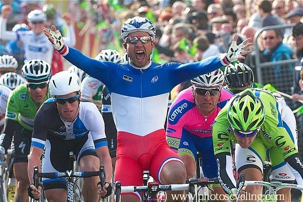 Nacer Bouhanni (FDJ) wins the first stage of Paris-Nice