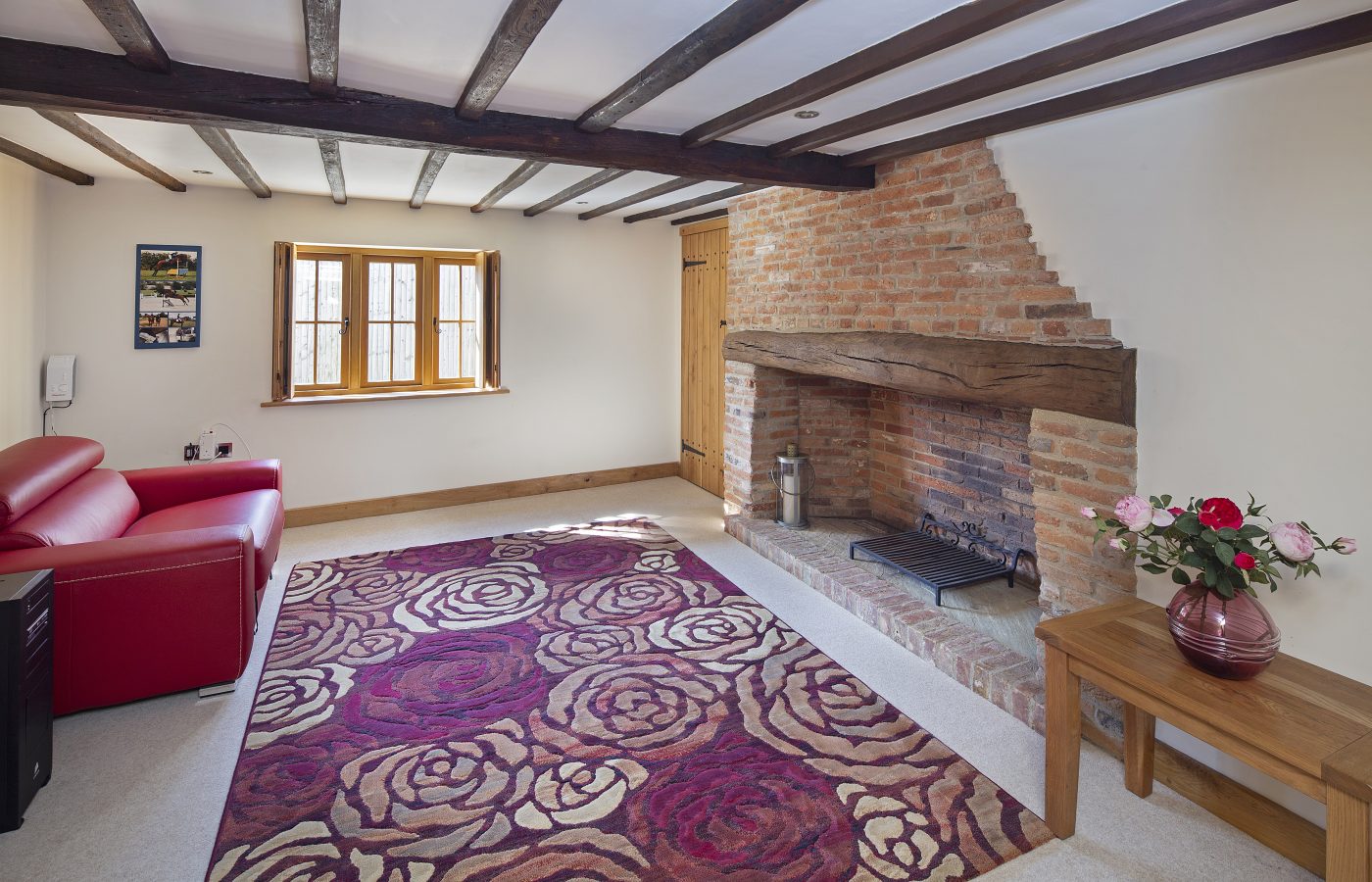 Willow-Farmhouse-Oakhall-Court-Worminghall-2-e1570616697129.jpg