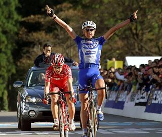 2004: Sinkewitz wins in front of Cunego