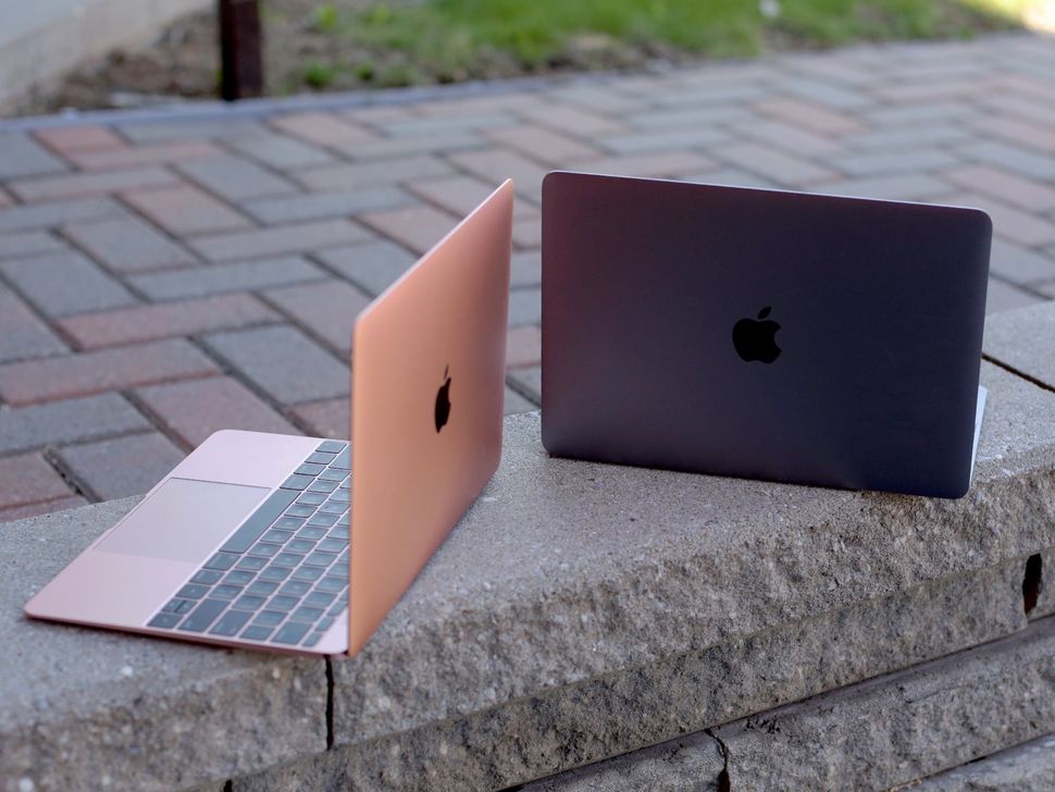 Microsoft Surface Laptop vs. Apple MacBook (2017): Tech spec smackdown ...