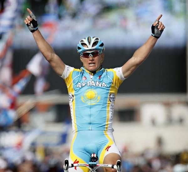 Alexandre Vinokourov (Astana) celebrates his victory at Li&egrave;ge - Bastogne - Li&egrave;ge.