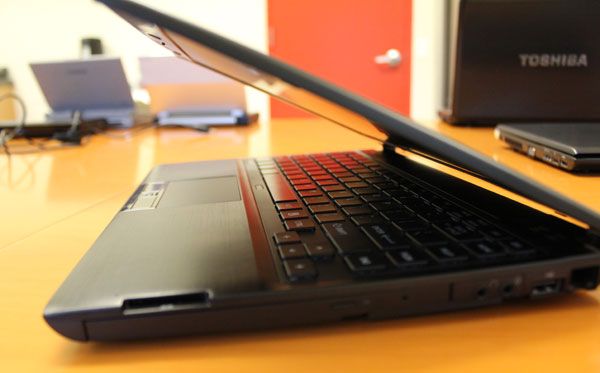 Video: Toshiba Portege R700 Delivers Serious Power in 3-Pound Package ...