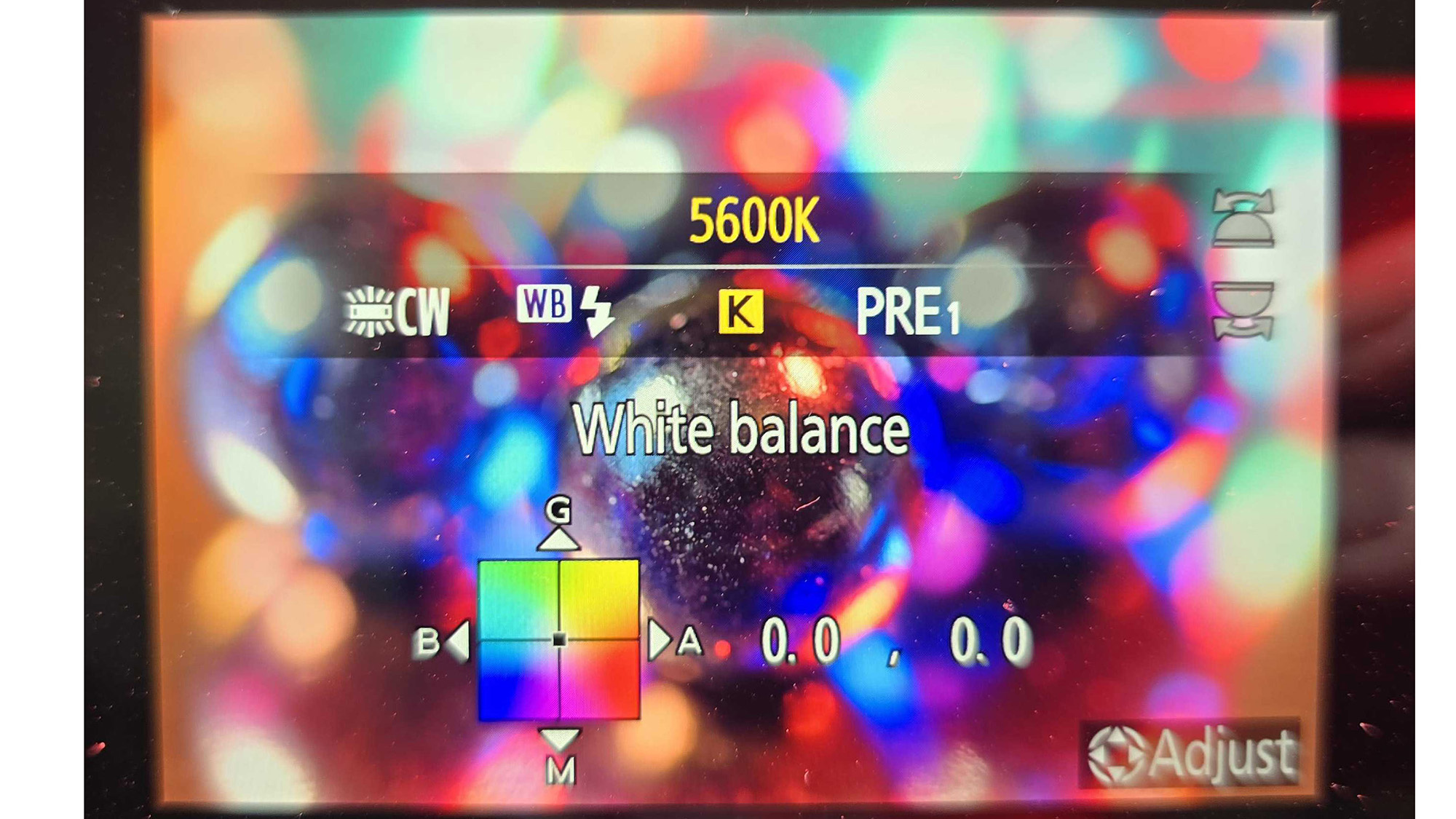 Setting the white balance to 5600K