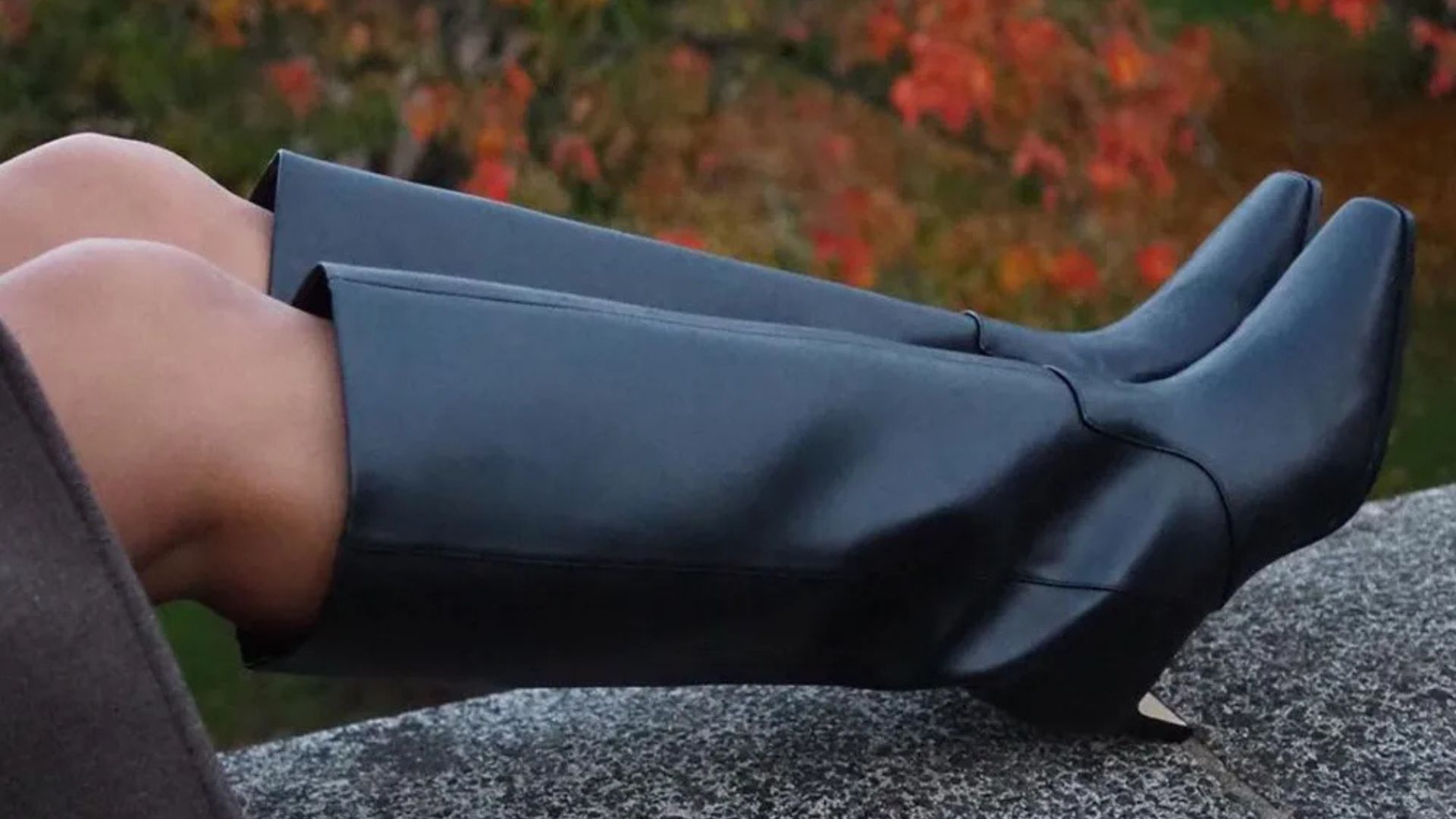 @astyleedit wears H&amp;M&#039;s 2024 edition knee-high boots