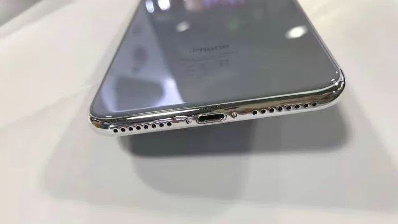 The iPhone 7S Plus appears to have the same ports as the 7 Plus. Image credit: Sonny Dickson