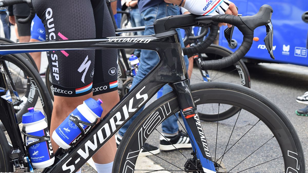 The new fork design looses the oversized crown, while a swoop at the top of the down tube may reduce air turbulance as it passes the frame
