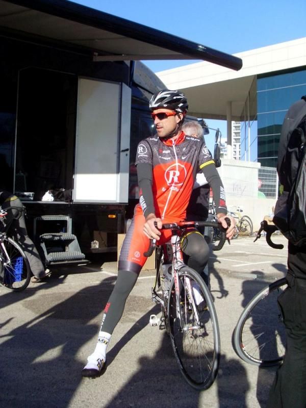 Haimar Zubeldia waits for his teammate before starting the four hour ride.