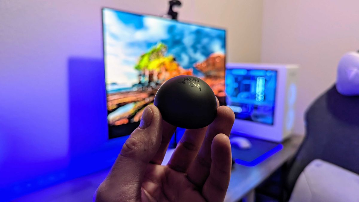 Image of the Razer DeathAdder V4 Pro wireless gaming mouse.