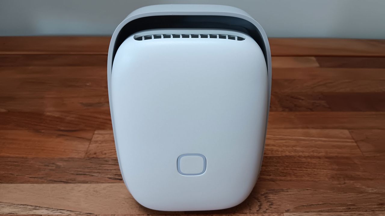 Shelfy device on table top