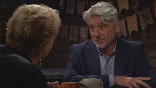 Christopher Cousins as Alan smirking in The Young and the Restless