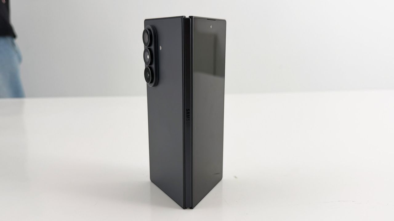 Samsung Galaxy Z Fold 8 Ultra HANDS ON