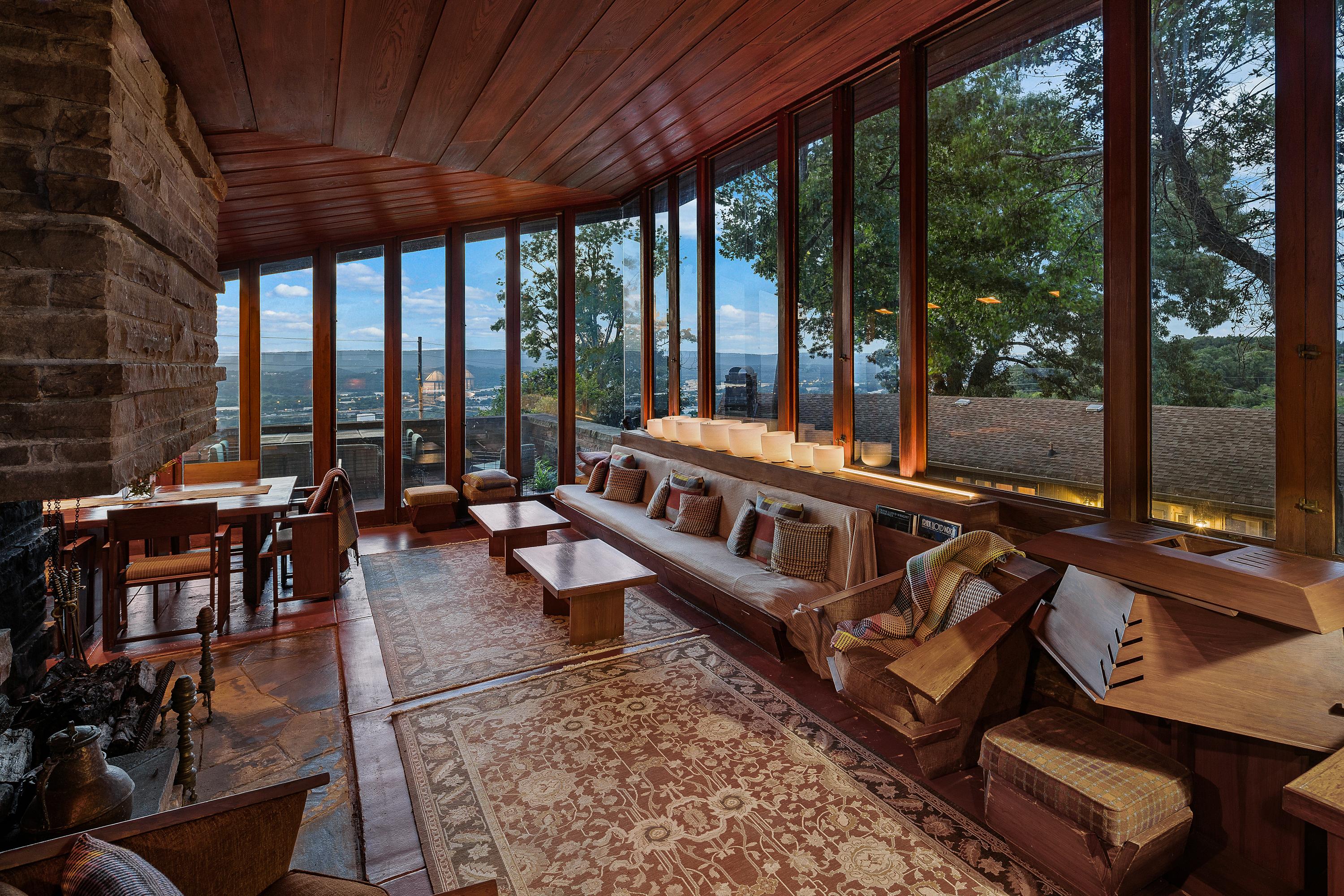 frank lloyd wright shavin house in tennessee, on the market for $1.6 million