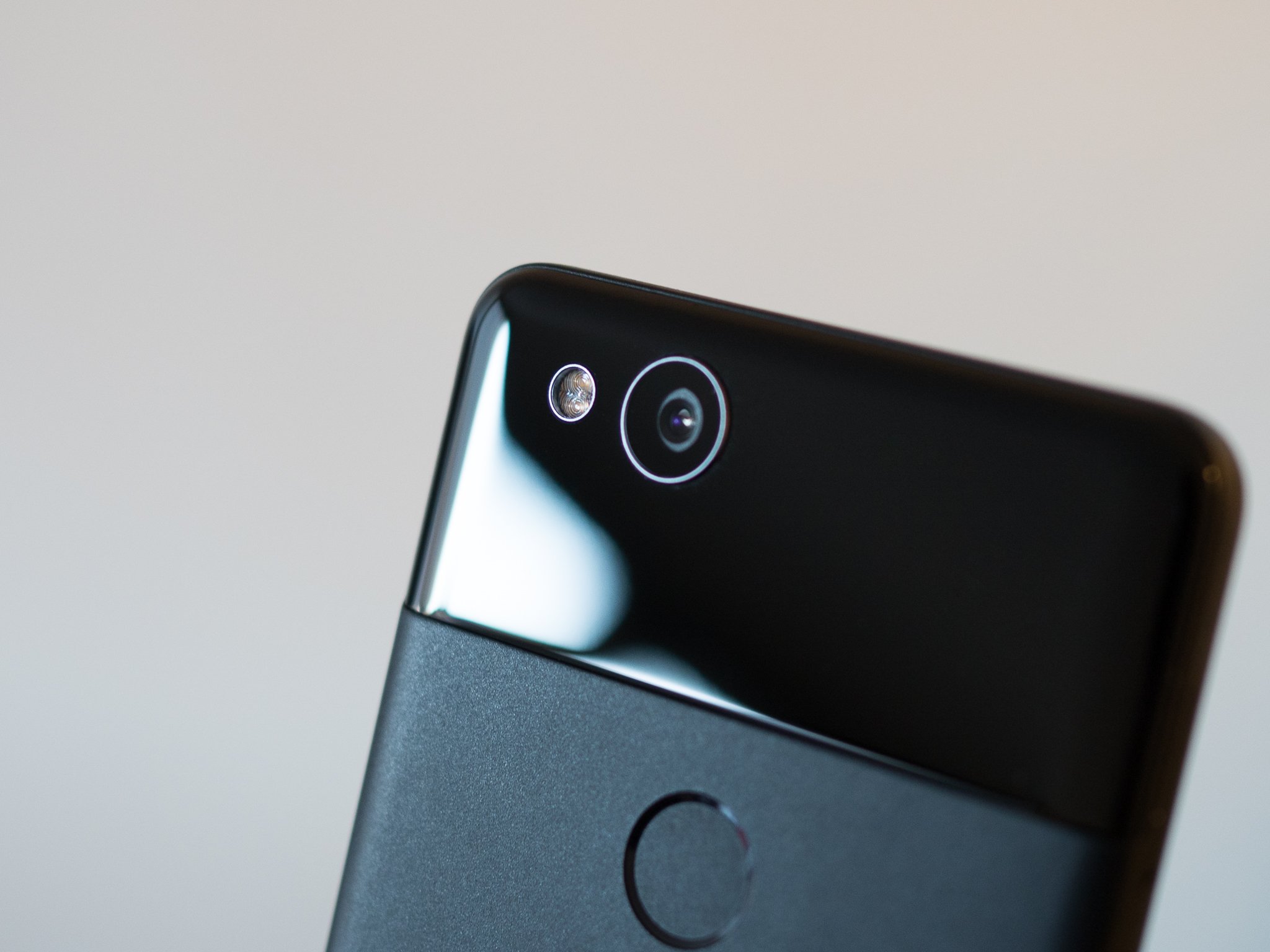 Google camera 2. Google Pixel 2xl камера. Задняя камера гугл пикселя 3. Смартфон горизонтальные камеры 2 светодиода по краям гугл пиксель. Задняя камера гугл пикселя 3 грани.