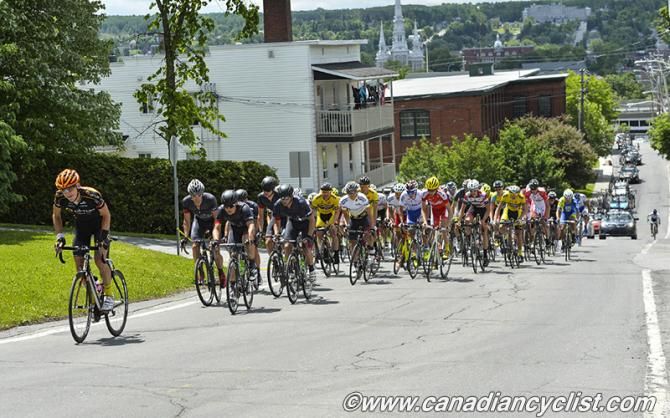 Peloton strung out on the climb