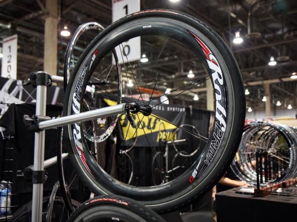 Carbon fiber construction helps Rolf Prima keep its 58mm-deep 58CX down to a claimed 1,440g per pair.