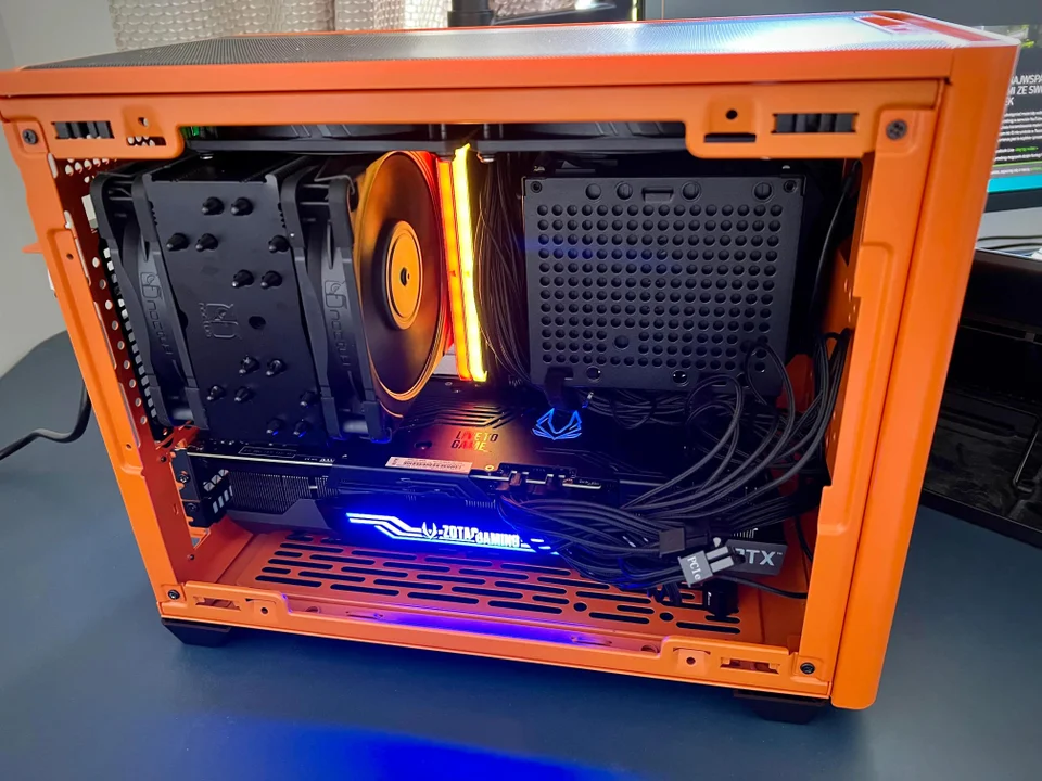 Orange gaming PC