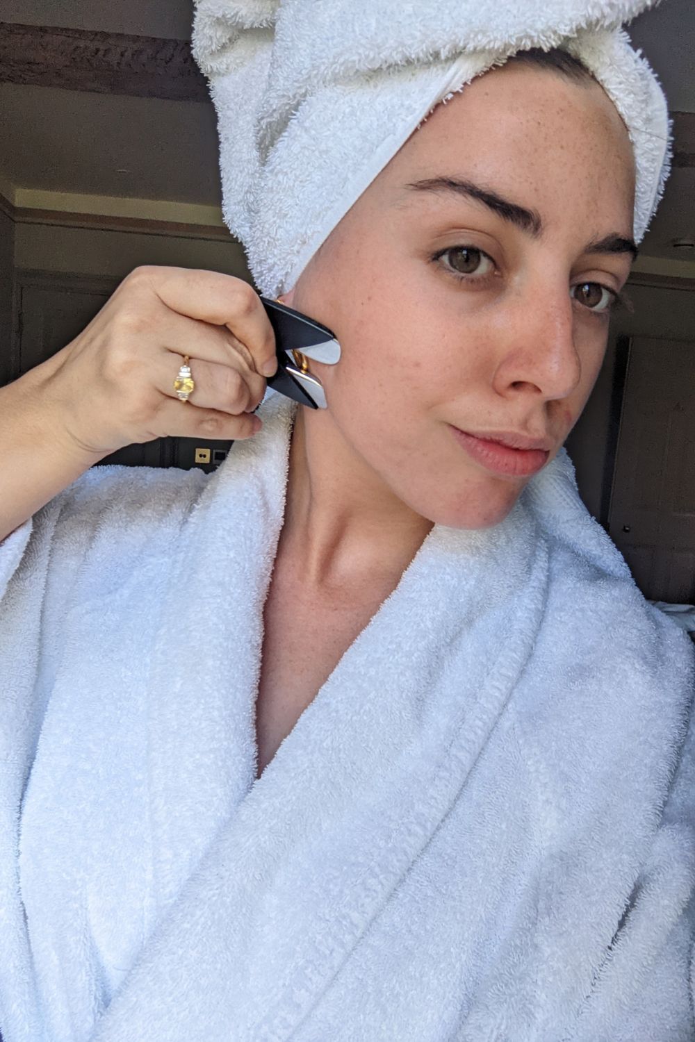 Shannon Lawlor using Chanel Le Lift Pro Gun Sha