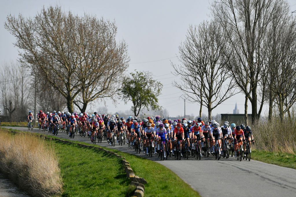 DE PANNE BELGIUM MARCH 24 A general view of the peloton competing during the 5th Exterioo Womens Classic BruggeDe Panne 2022 a 1628km one day race from Brugge to De Panne Exteriooclassic UCIWWT on March 24 2022 in De Panne Belgium Photo by Luc ClaessenGetty Images