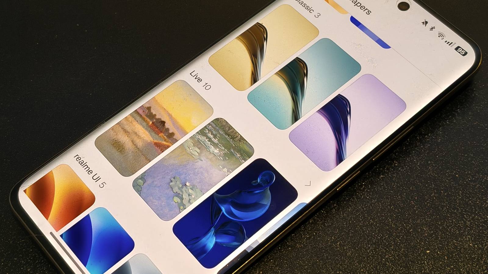 A battery-saving setting shown on a Realme GT5 Pro.