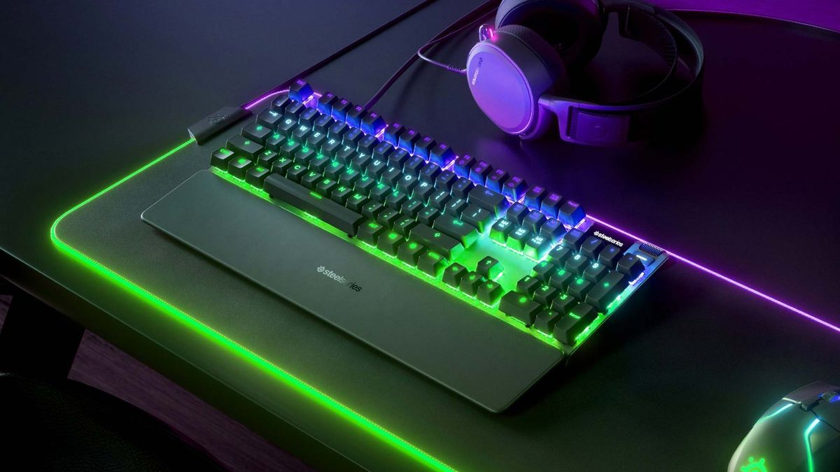 SteelSeries Apex 7 Keyboard Review: Colorful and Competent