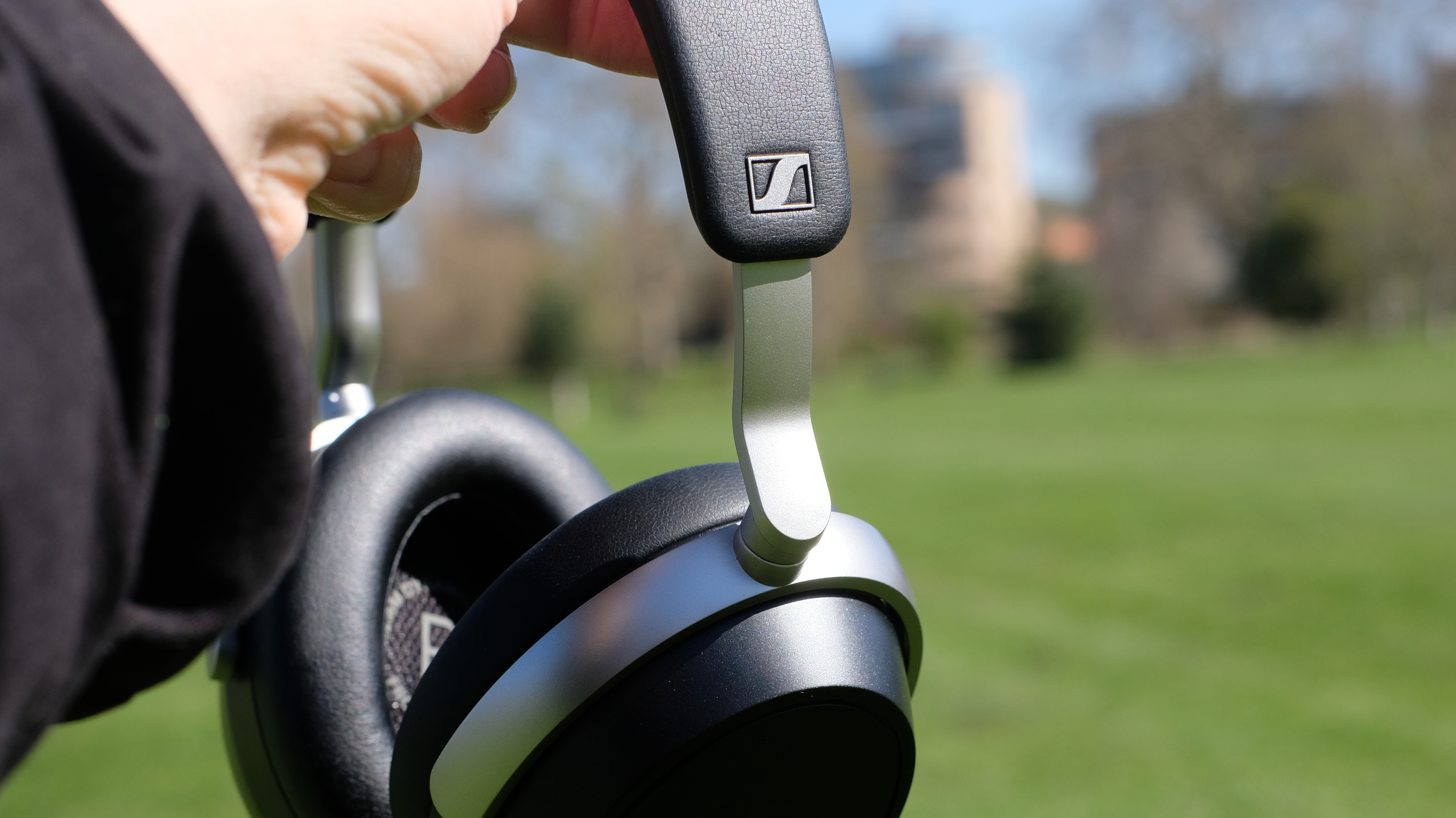 Photograph of Sennheiser HDB 630 headphones