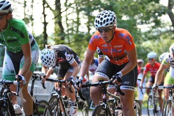Race leader Kirsten Wild (Cervelo Test Team) on the wheel of Marianne Vos (Nederland Bloeit) - her nearest rival.