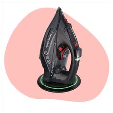 Graphic of one of the best steam irons Morphy Richards Easycharge cordless iron