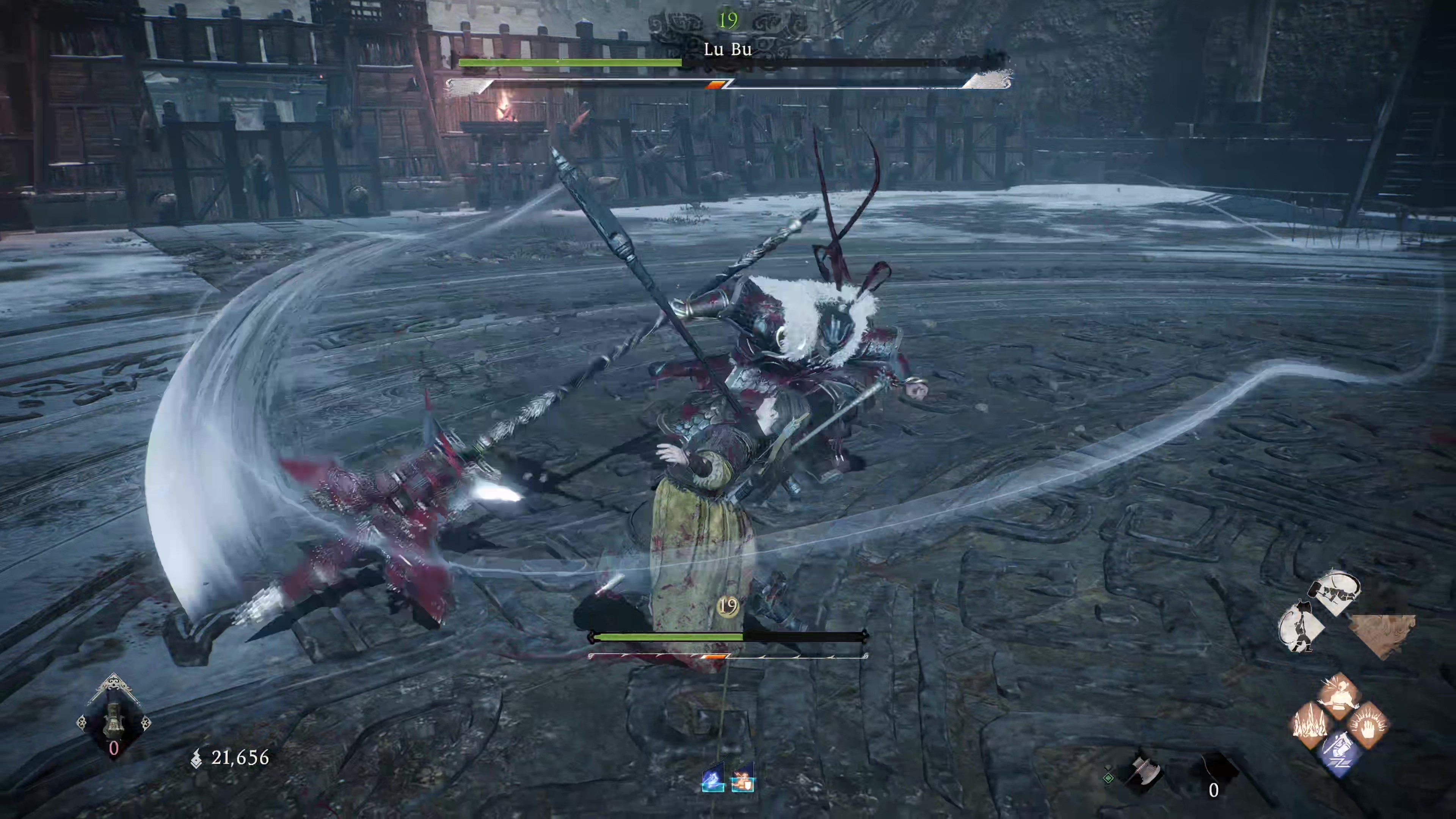 Captura de pantalla del juego Wo Long: Fallen Dynasty de Lu Bu hiriendo al jugador.