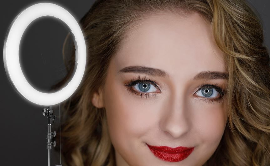 Best ring light 2022: enhance your selfies, streaming, vlogging, or video calls | GamesRadar+