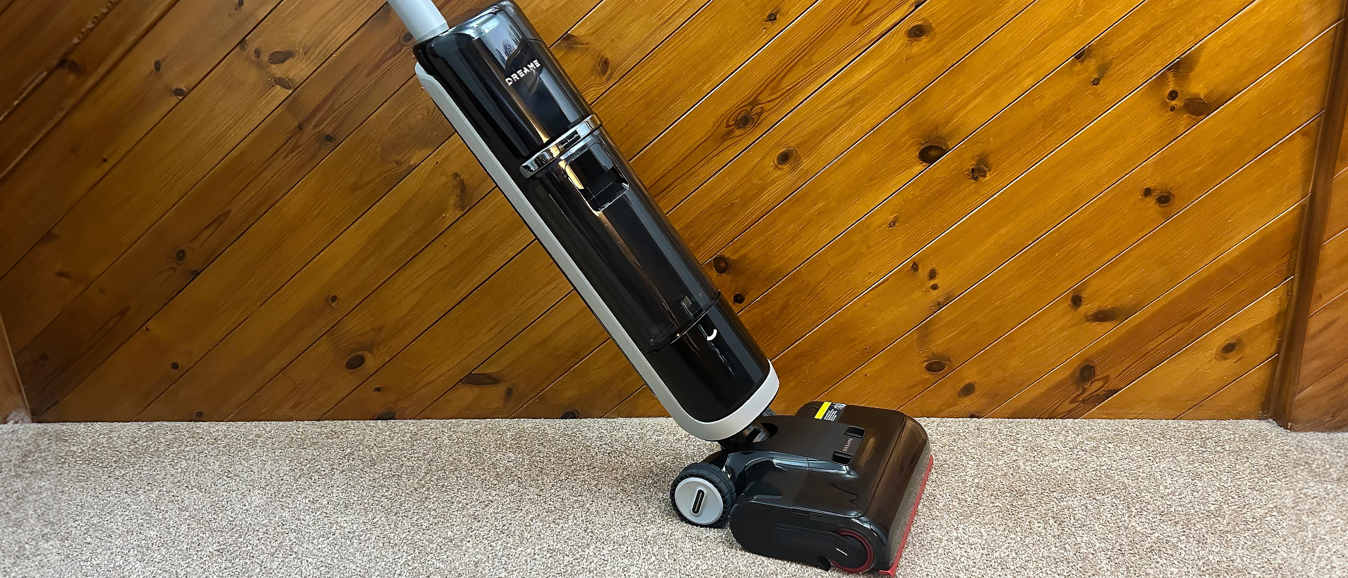 Dreame H15 Pro Heat wet and dry vacuum photographed on a carpet.