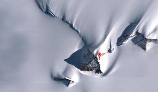 Pyramid-mountain-Antarctica