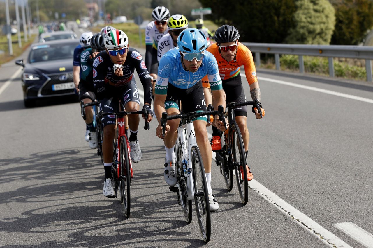 Gran Camino 2022 - 1st Edition - 1st stage Porrino - Vigo 166,4 km - 24/02/2022 - Daniel Viegas (POR - EOLO - Kometa) - Brandon Alejandro Rojas (COL - Drone Hopper - Androni Giocattoli) - photo Luis Angel Gomez/SprintCyclingAgency&Acirc;&copy;2022