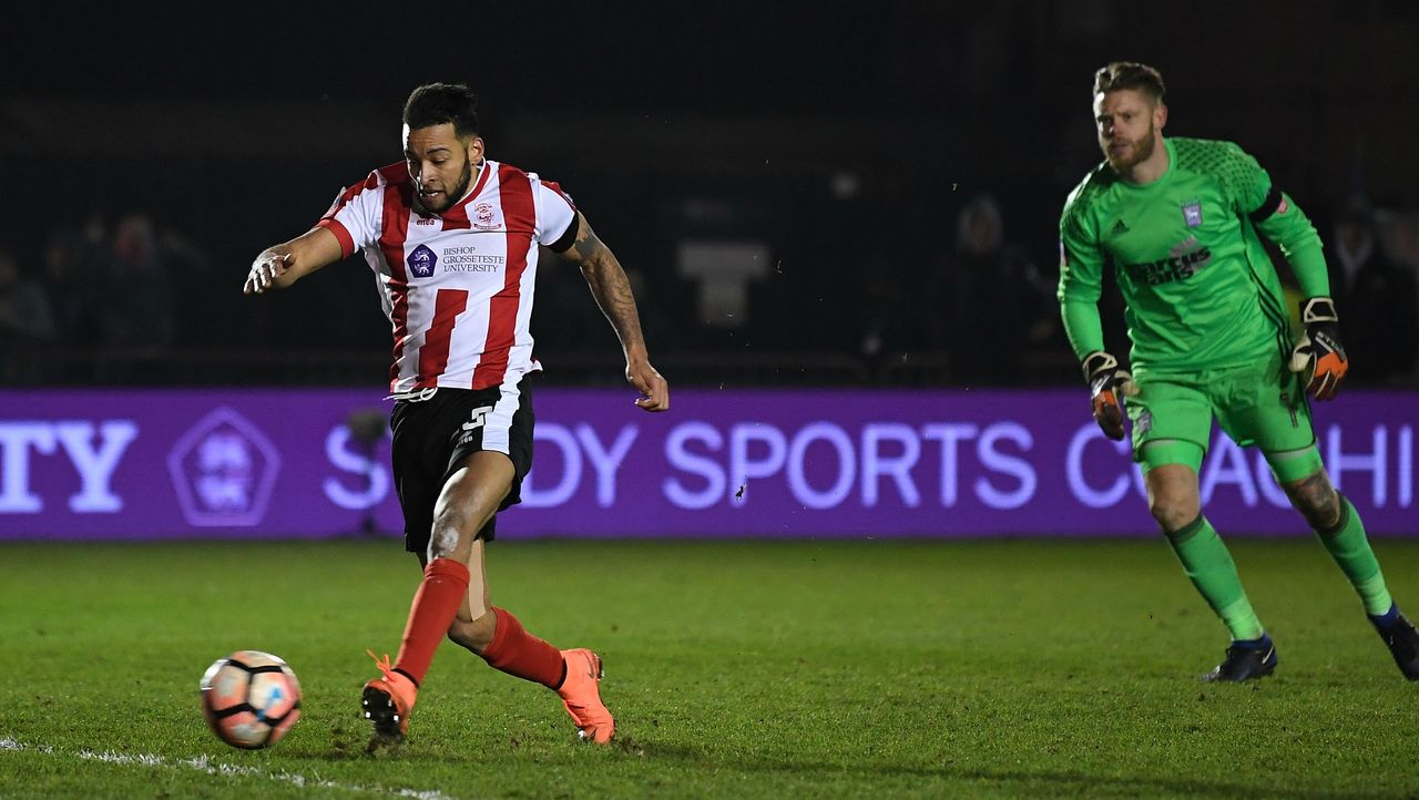 Lincoln City v Ipswich